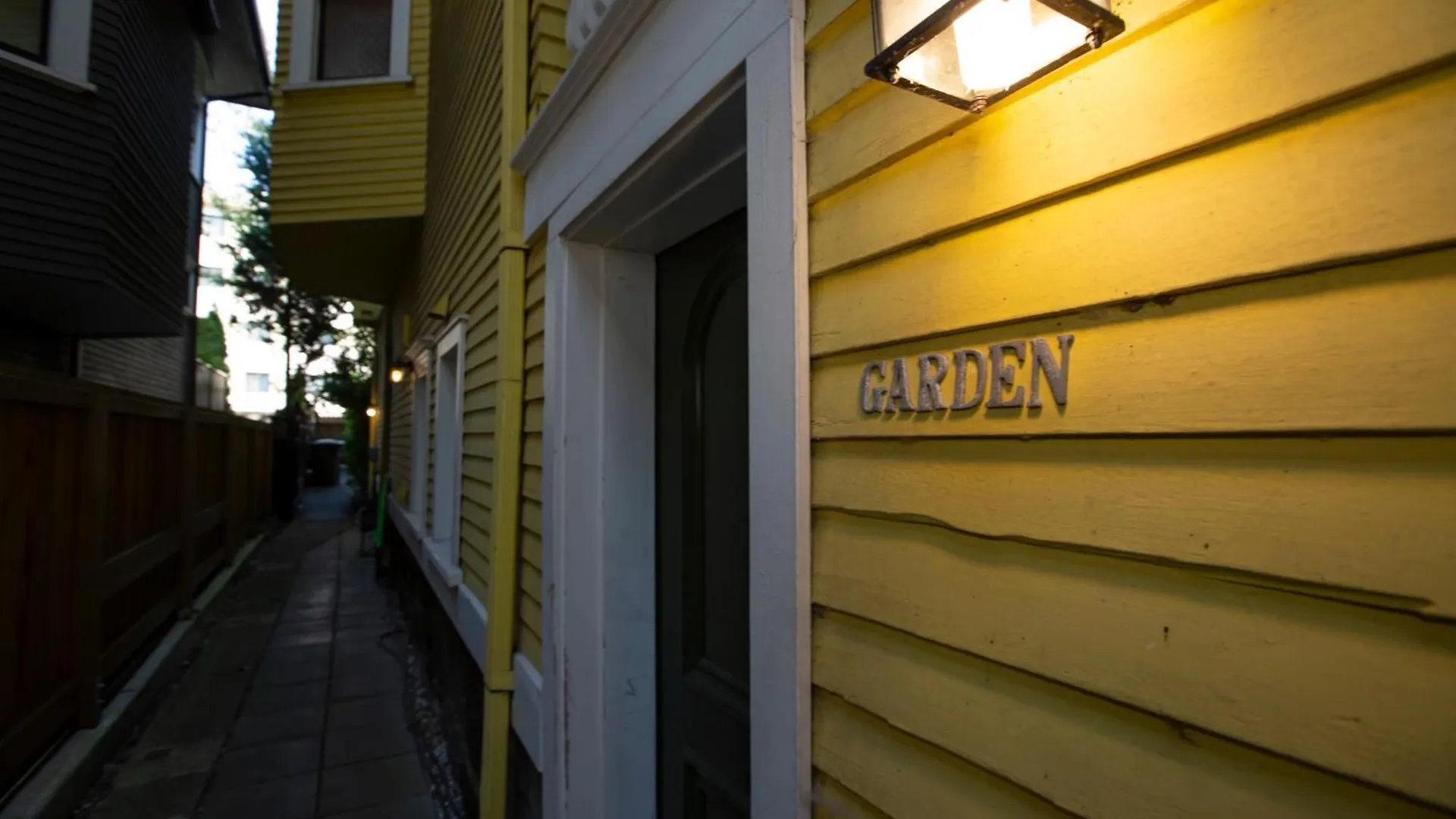 Bed & Breakfast Barclay House Bed And Breakfast Vancouver