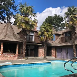  Gasthof Jason House - Immaculate In A Quiet Seaside Neighbourhood Near Uvic Kanada